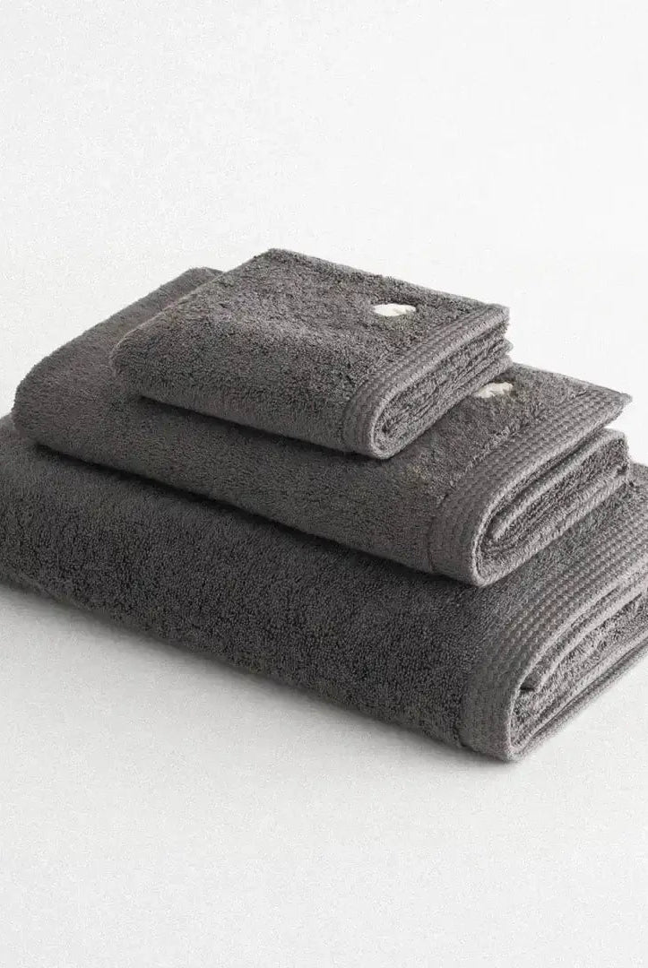 serviette brodée en coton biologique