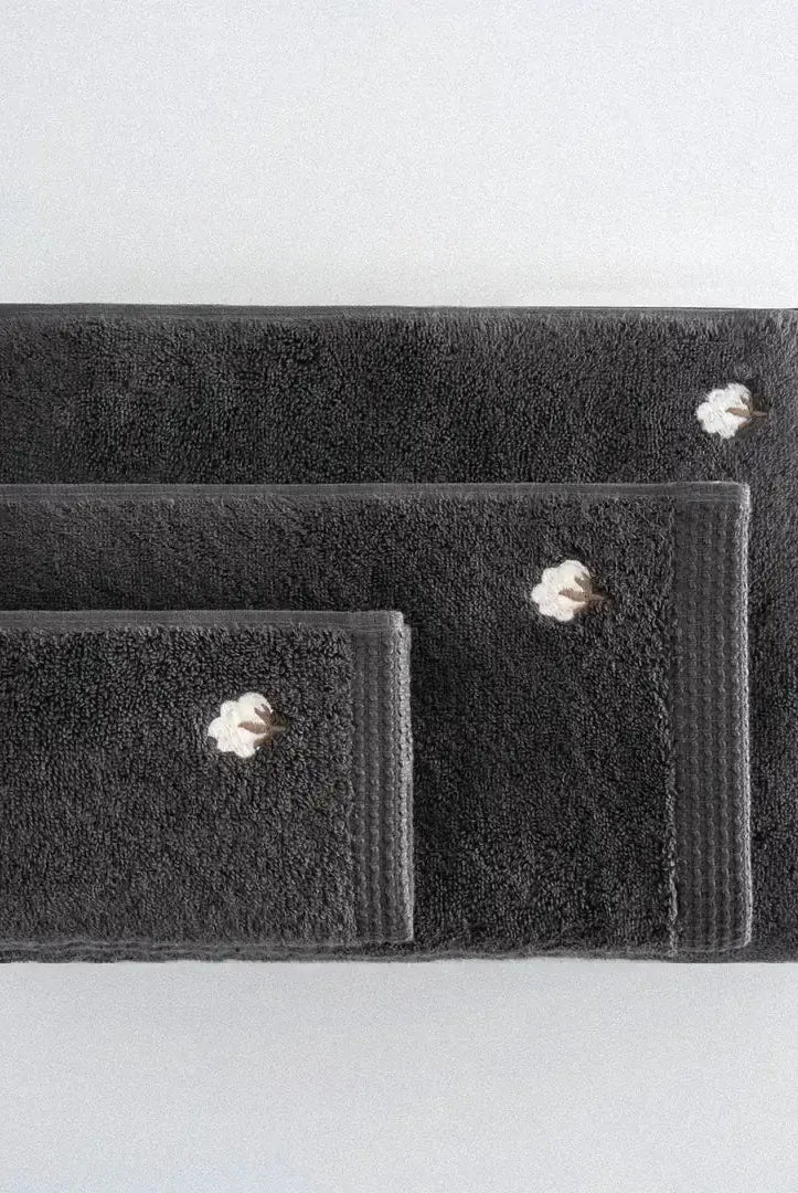 serviette brodée en coton biologique