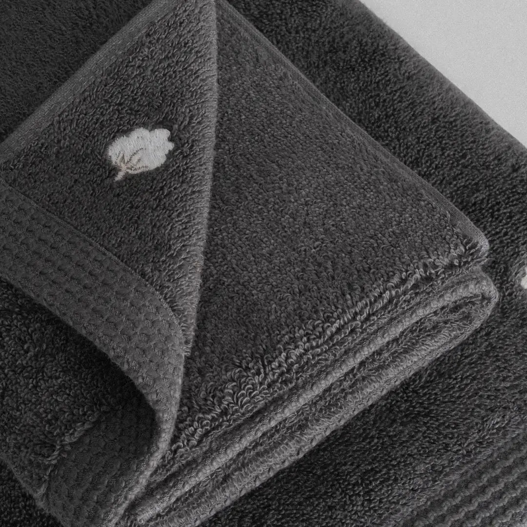 serviette brodée en coton biologique