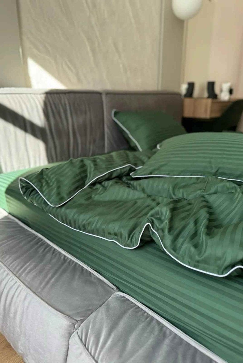 Literie en Satin Mercerisé – Rayé Vert avec Bordure Blanche, 100% Coton Turc, 140 g/m², Collection Premium