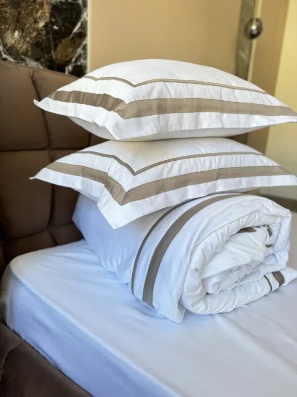 Literie en Satin Mercerisé – Blanc & Latte, 100% Coton Turc, 140 g/m², Wivanco Bedding Exclusive Edition