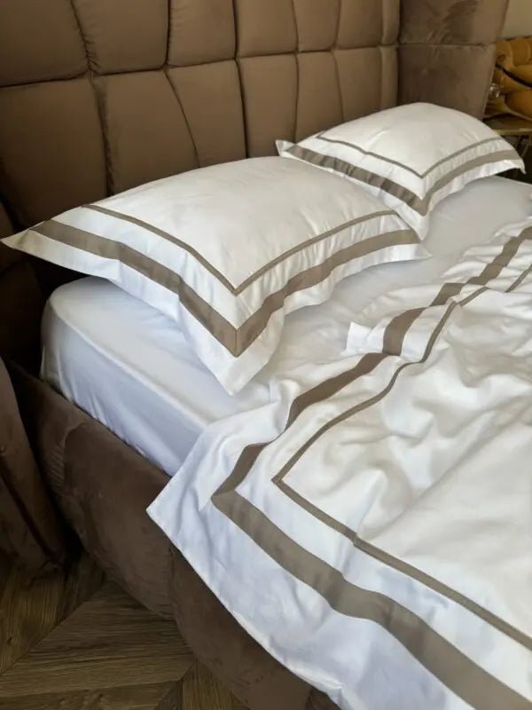 Literie en Satin Mercerisé – Blanc & Latte, 100% Coton Turc, 140 g/m², Wivanco Bedding Exclusive Edition