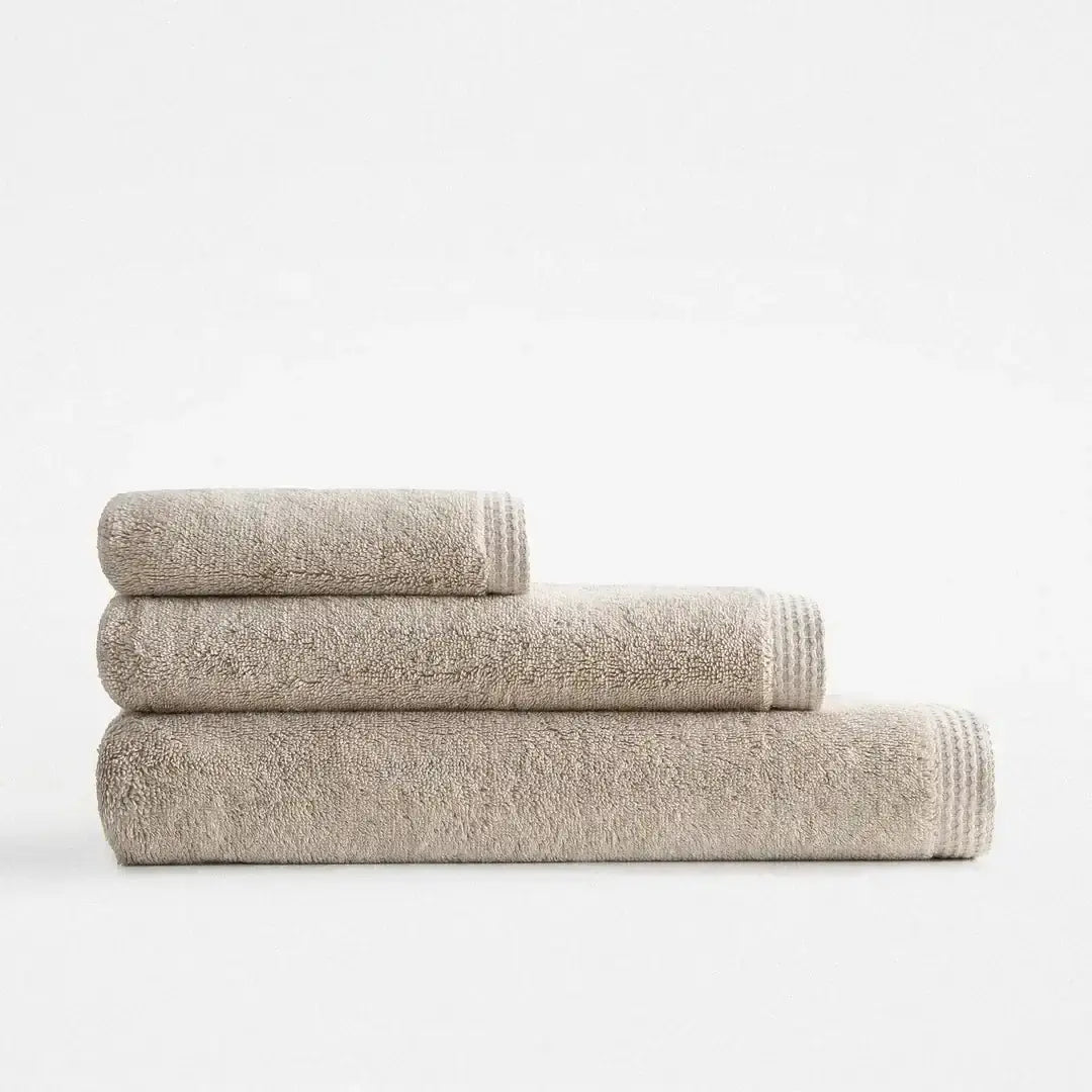 serviette brodée en coton biologique