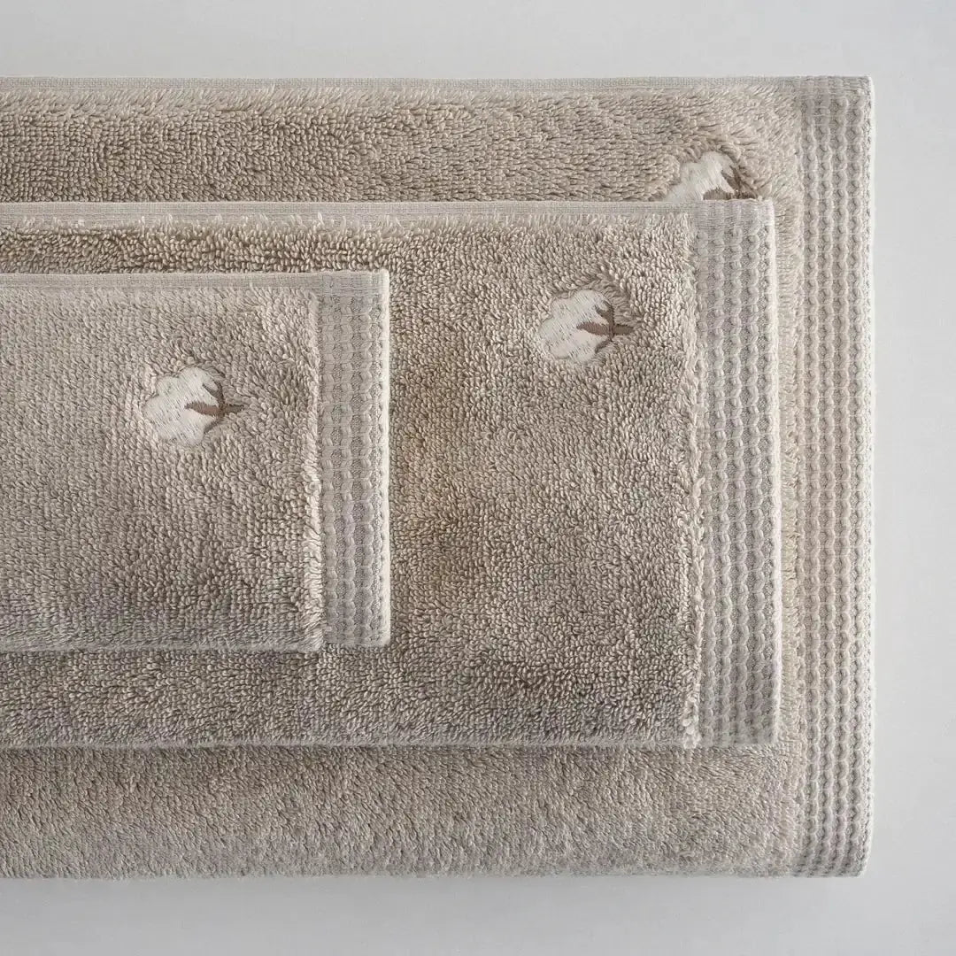 serviette brodée en coton biologique