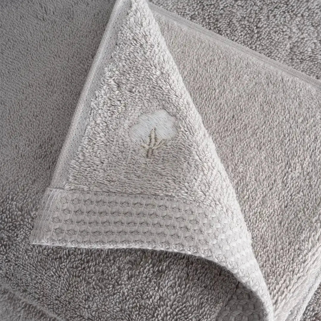 serviette brodée en coton biologique
