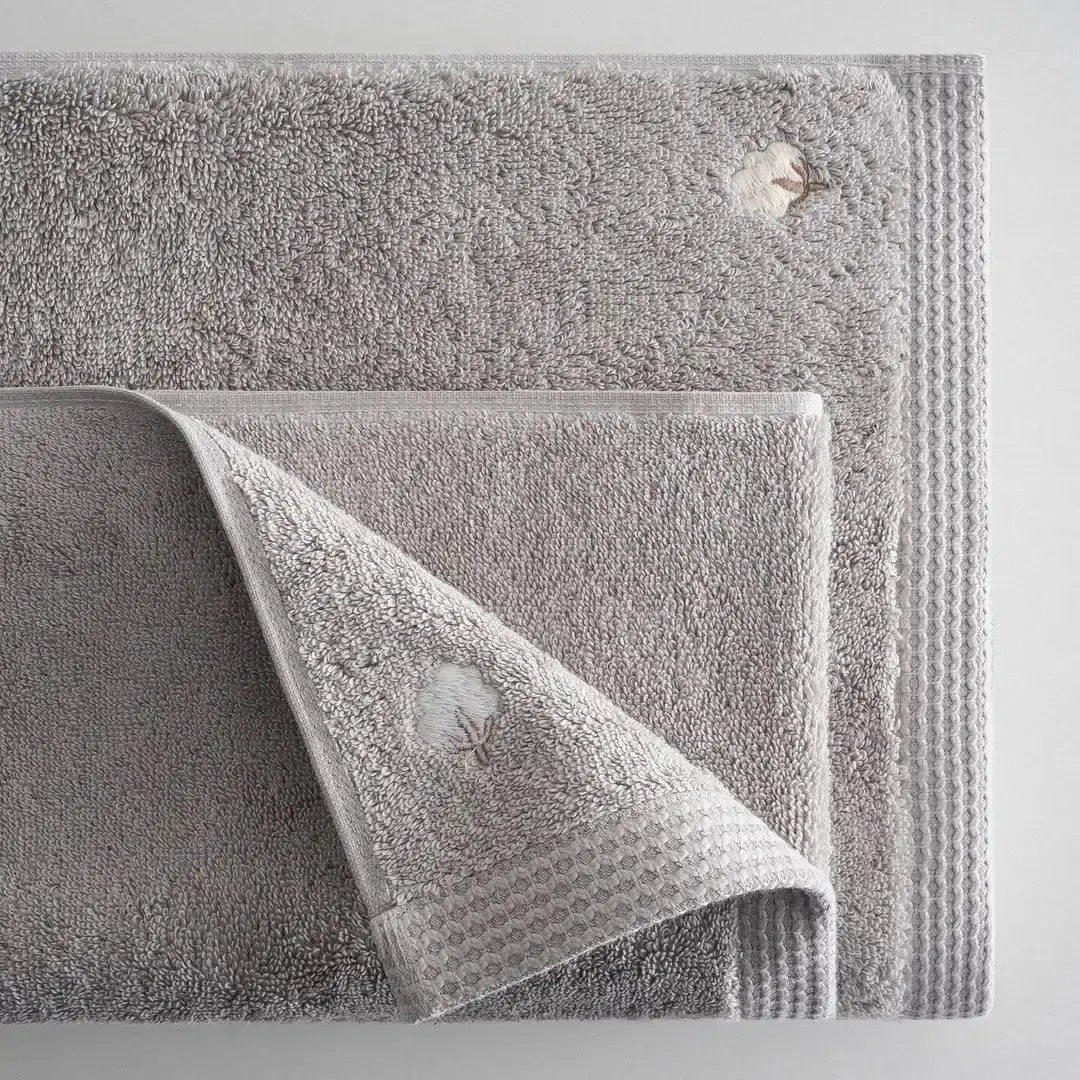 serviette brodée en coton biologique