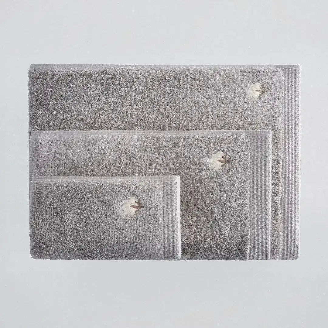 serviette brodée en coton biologique