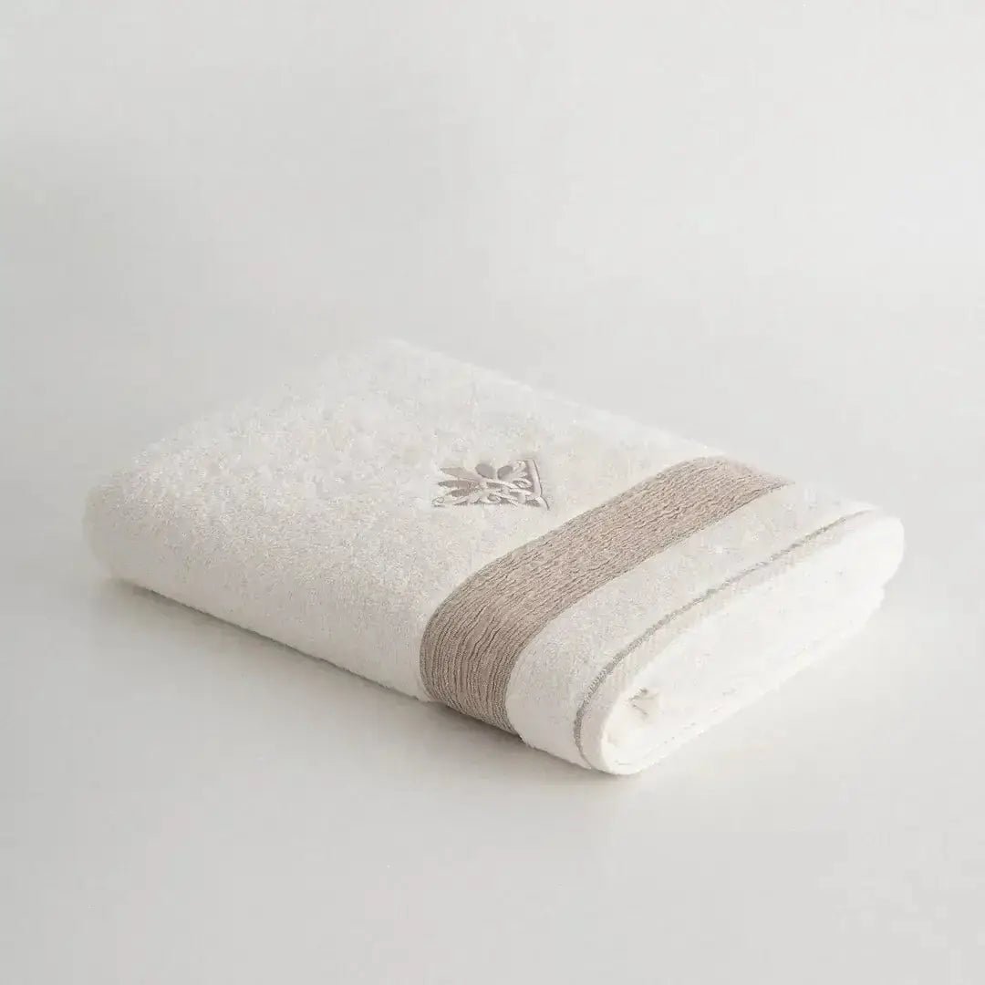 Lot de 2 Serviettes de Bain - Mihra - Femme, 100% Coton Bio, Détail Broderie Arma, Crème Wivanco Literie