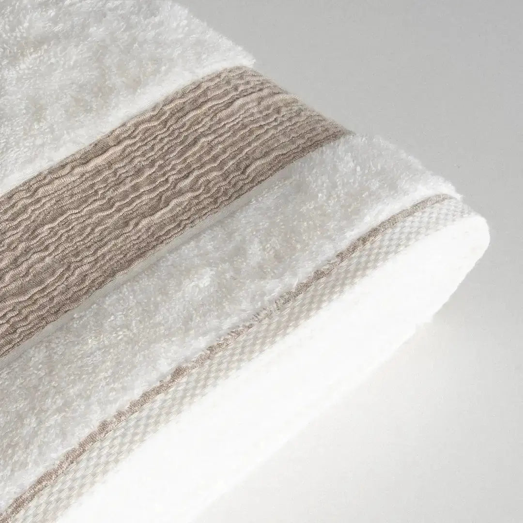 Lot de 2 Serviettes de Bain - Mihra - Femme, 100% Coton Bio, Détail Broderie Arma, Crème Wivanco Literie