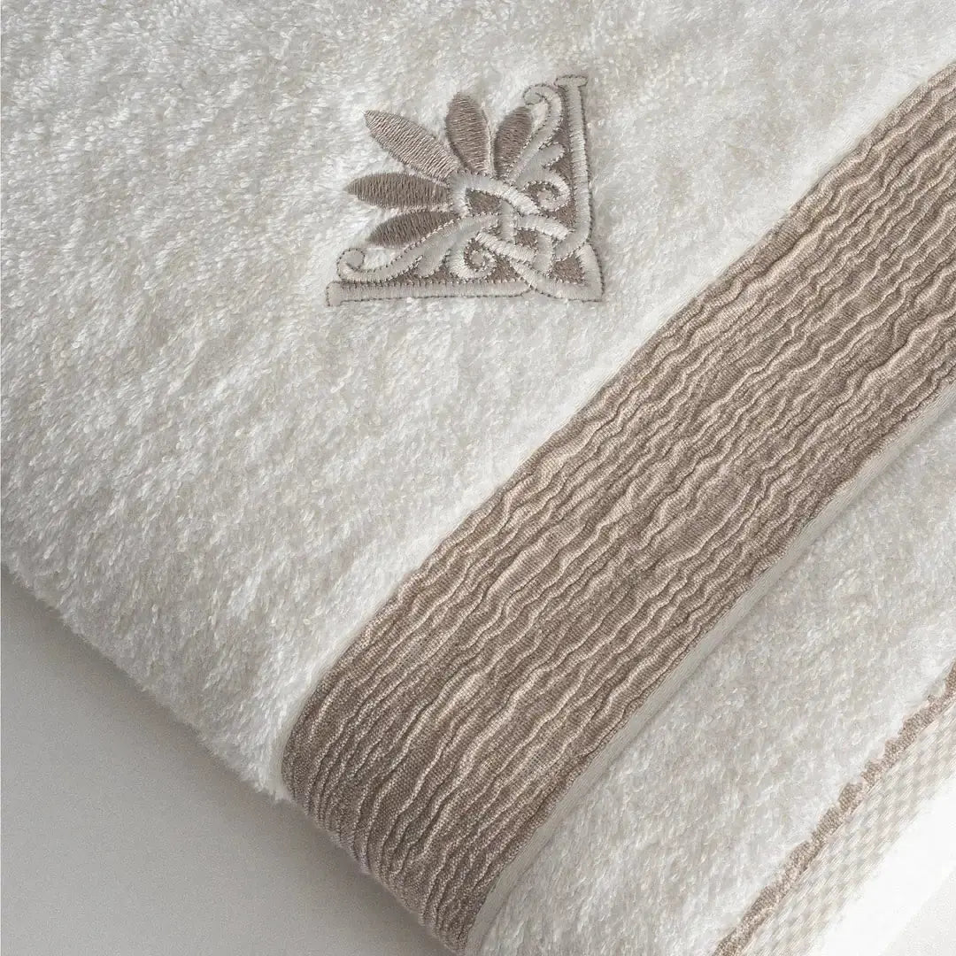 Lot de 2 Serviettes de Bain - Mihra - Femme, 100% Coton Bio, Détail Broderie Arma, Crème Wivanco Literie