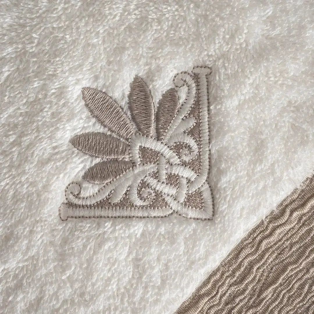 Lot de 2 Serviettes de Bain - Mihra - Femme, 100% Coton Bio, Détail Broderie Arma, Crème Wivanco Literie