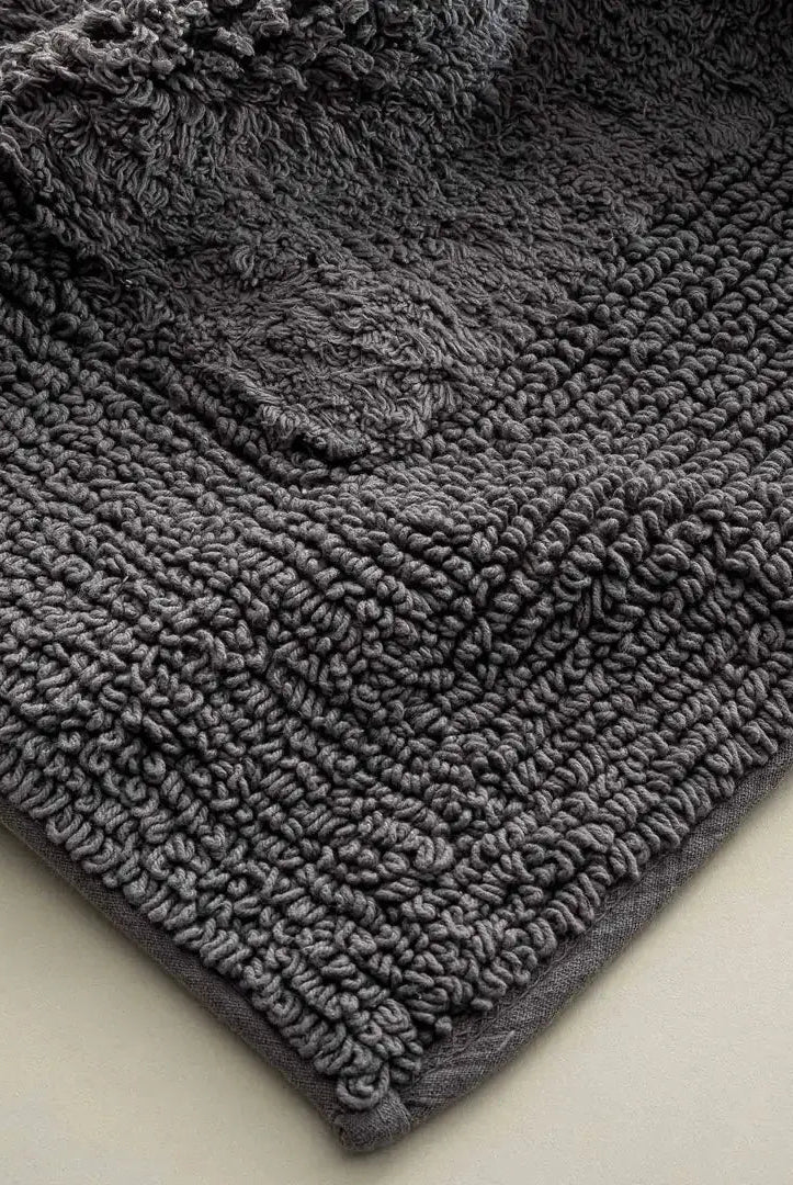 Lot de 2 Tapis de Salle de Bain Petra – 100% Coton Peigné Turc, Anthracite Wivanco Literie