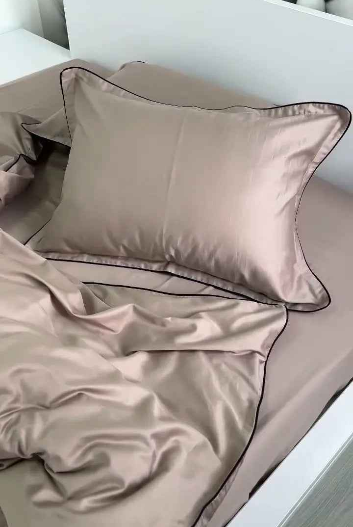 Literie en Satin Mercerisé - Cappuccino avec Bordure Noire, 100% Coton Turc, 140 g/m², Collection Premium