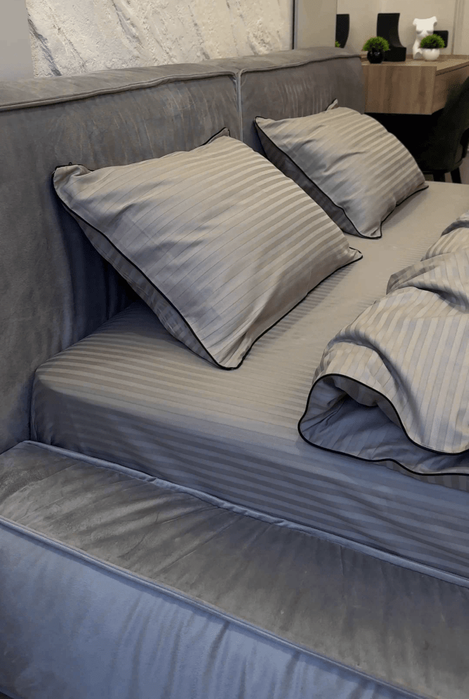Literie en Satin Mercerisé – Graphite Clair avec Bordure Noire, 100% Coton Turc, 140 g/m², Collection Premium