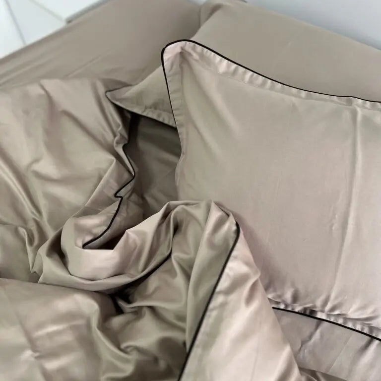 Pościel z Merceryzowanej Satyny – Cappuccino z Czarną Lamówką, 100% Bawełna Turecka, 140 g/m², Kolekcja Premium Wivanco Bedding