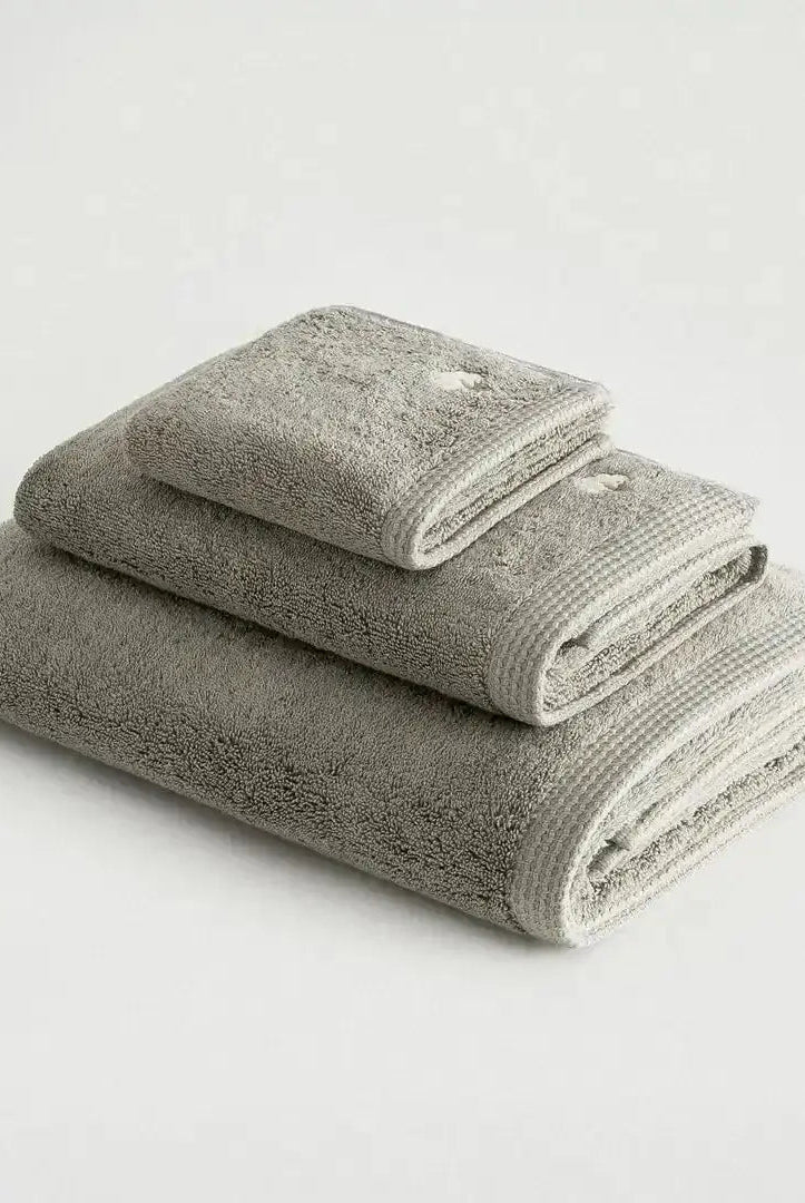 serviette brodée en coton biologique