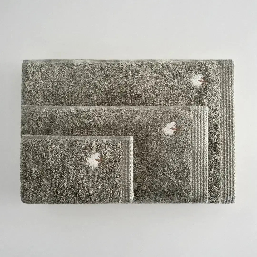 serviette brodée en coton biologique