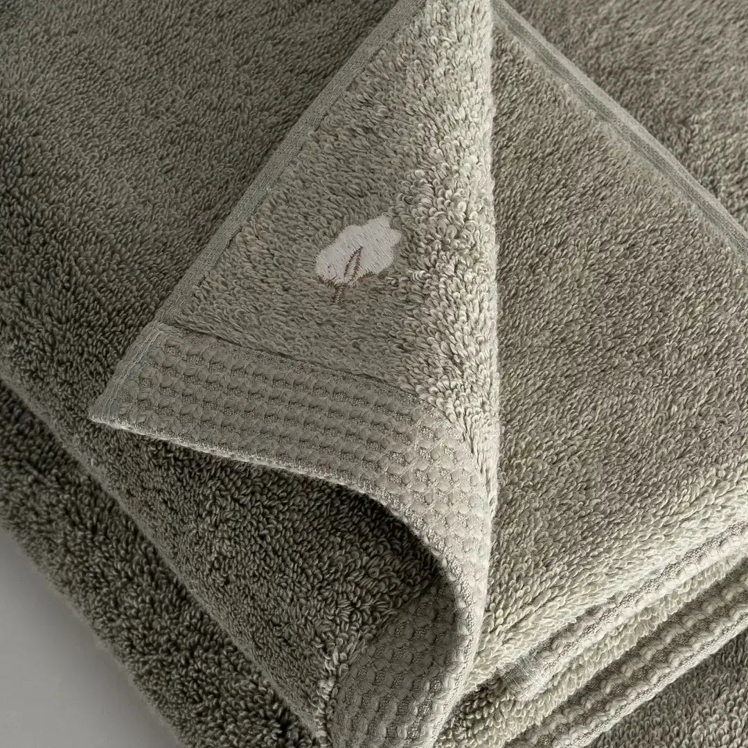 serviette brodée en coton biologique