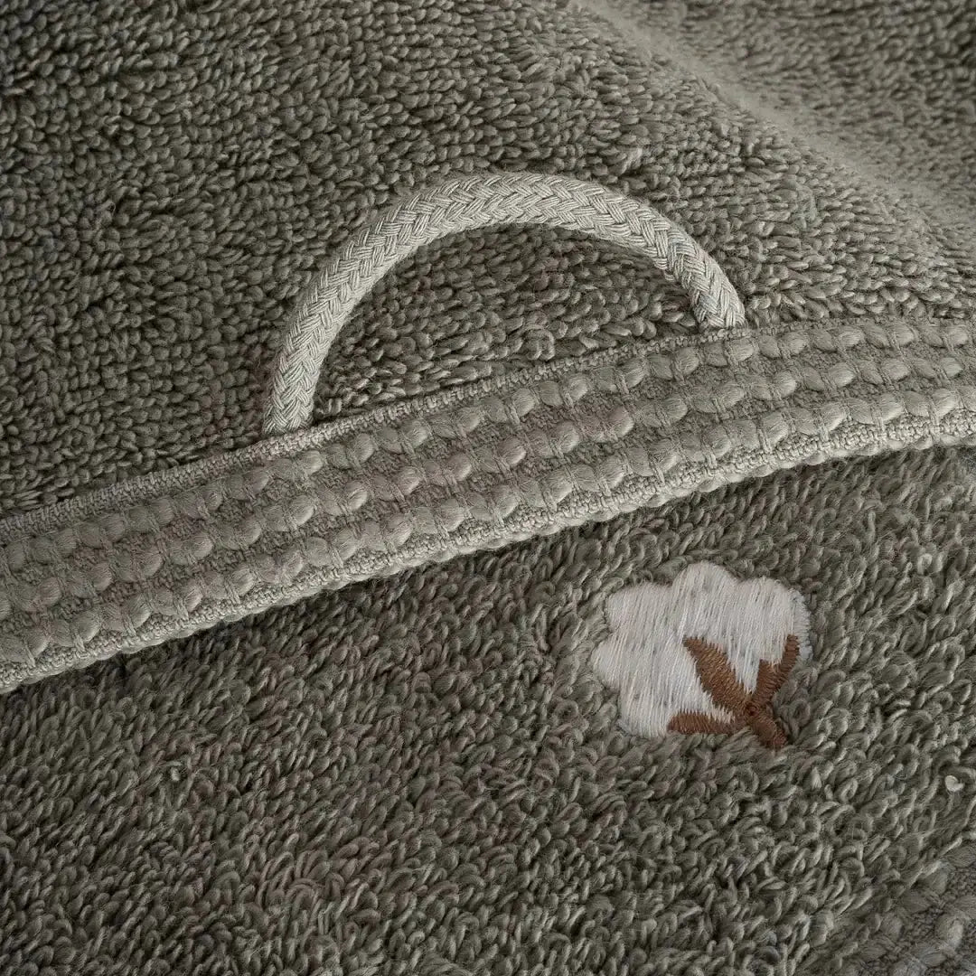 serviette brodée en coton biologique