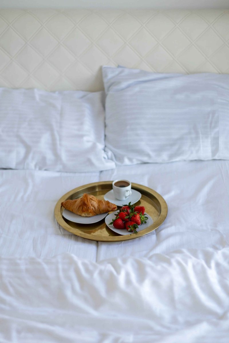 Literie en Satin Rayé – Blanc, 100% Coton Turc, 140g, Hôtel Luxe