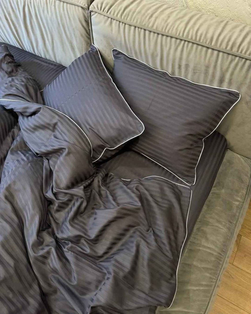 Literie en Satin Mercerisé – Graphite Clair avec Bordure Blanche, 100% Coton Turc, 140 g/m², Collection Premium