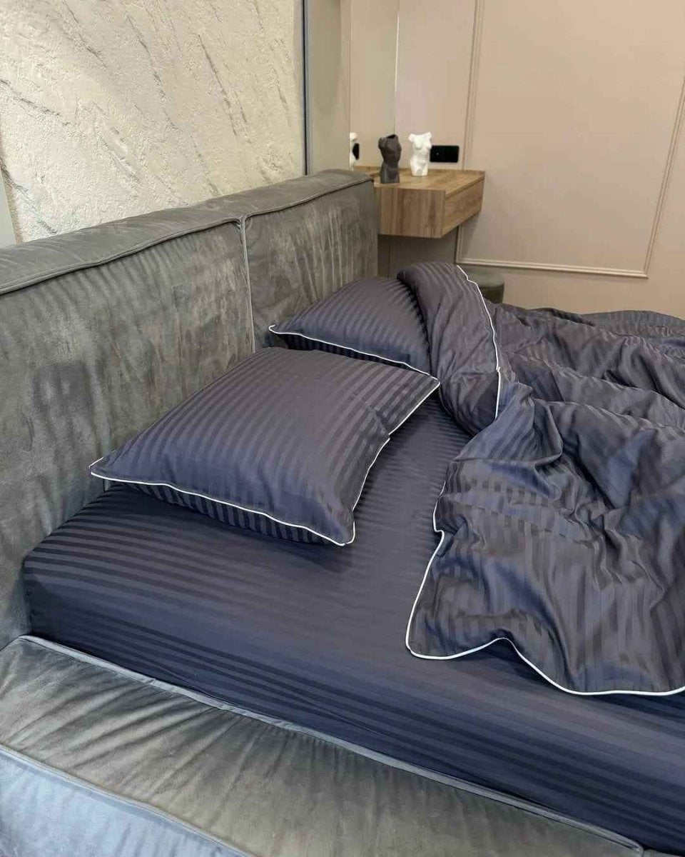 Literie en Satin Mercerisé – Graphite Clair avec Bordure Blanche, 100% Coton Turc, 140 g/m², Collection Premium
